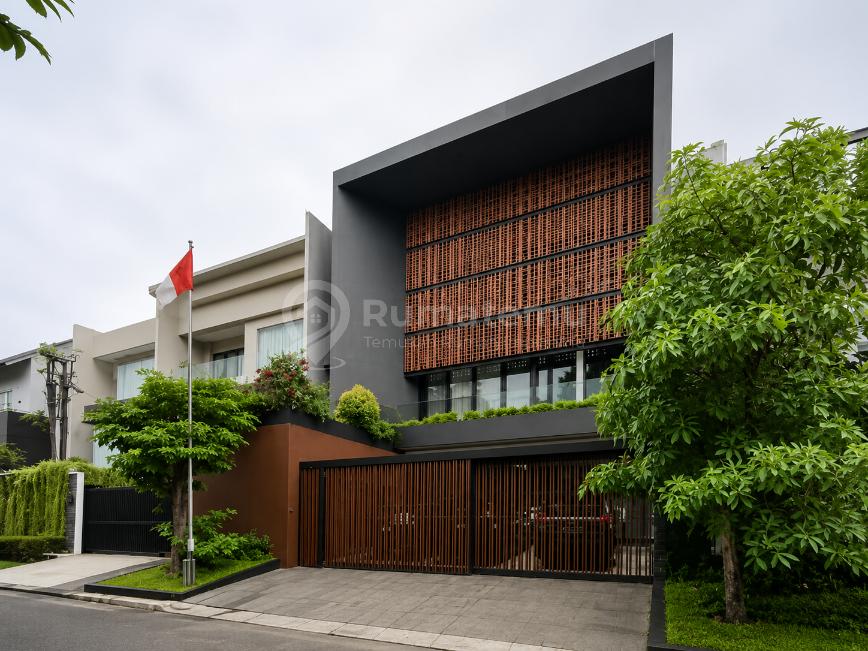 Rumah Pik Tropical 4+2 Br Lift Dan Swimming Pool