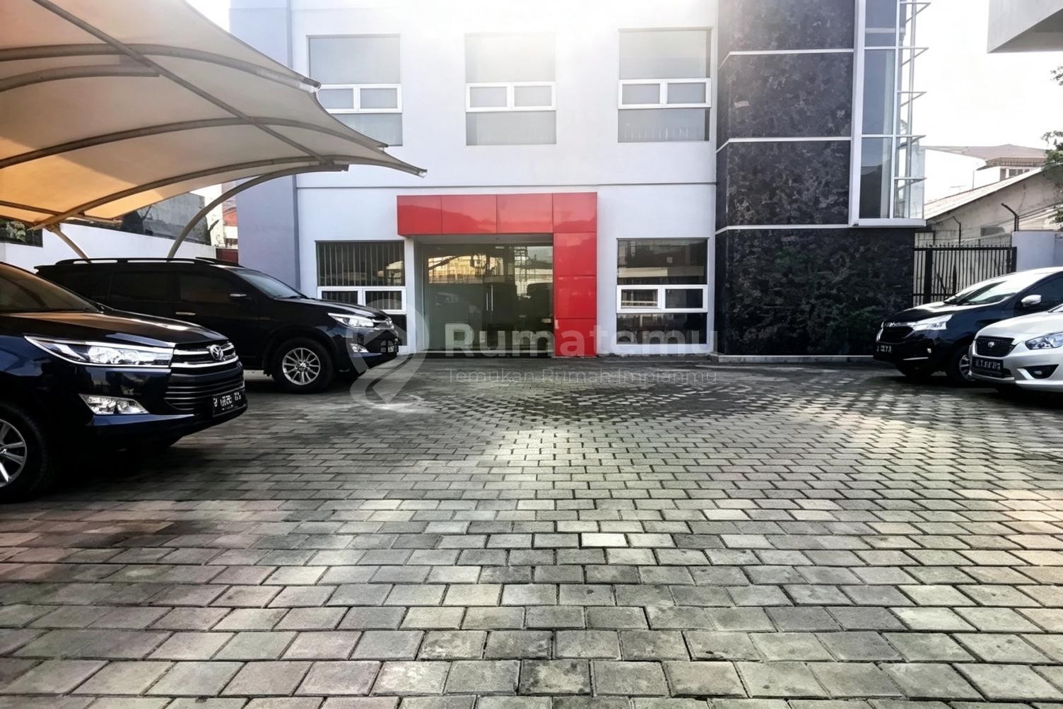 Dijual Gedung 4 Lantai Area Tanjung Barat, Pasar Minggu