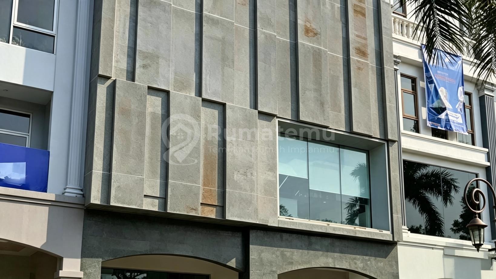 2 Unit Ruko Gandeng di Metro Broadway Pik 1