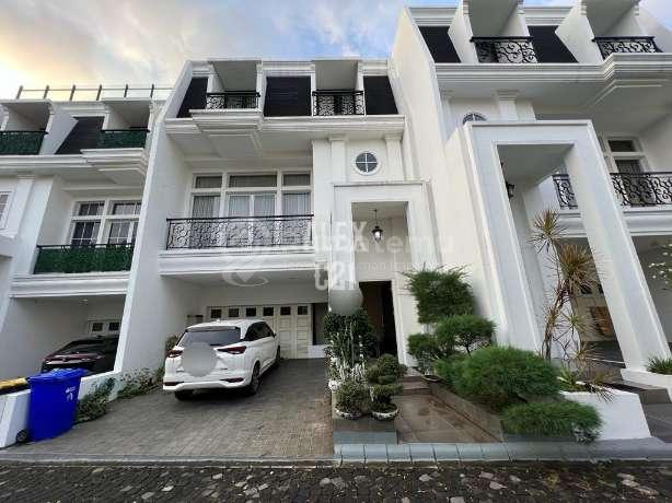 Dijual rumah Mewah Cluster Madja Residence at Puri. Joglo with Private Pool dilantai 2