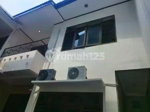Dijual rumah dalam Perum di Semarang, dekat banyak fasum, Lt 250m2