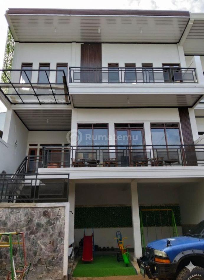 MURAH ! DIJUAL RUMAH 3 LANTAI SIAP HUNI DI PADASUKA BANDUNG