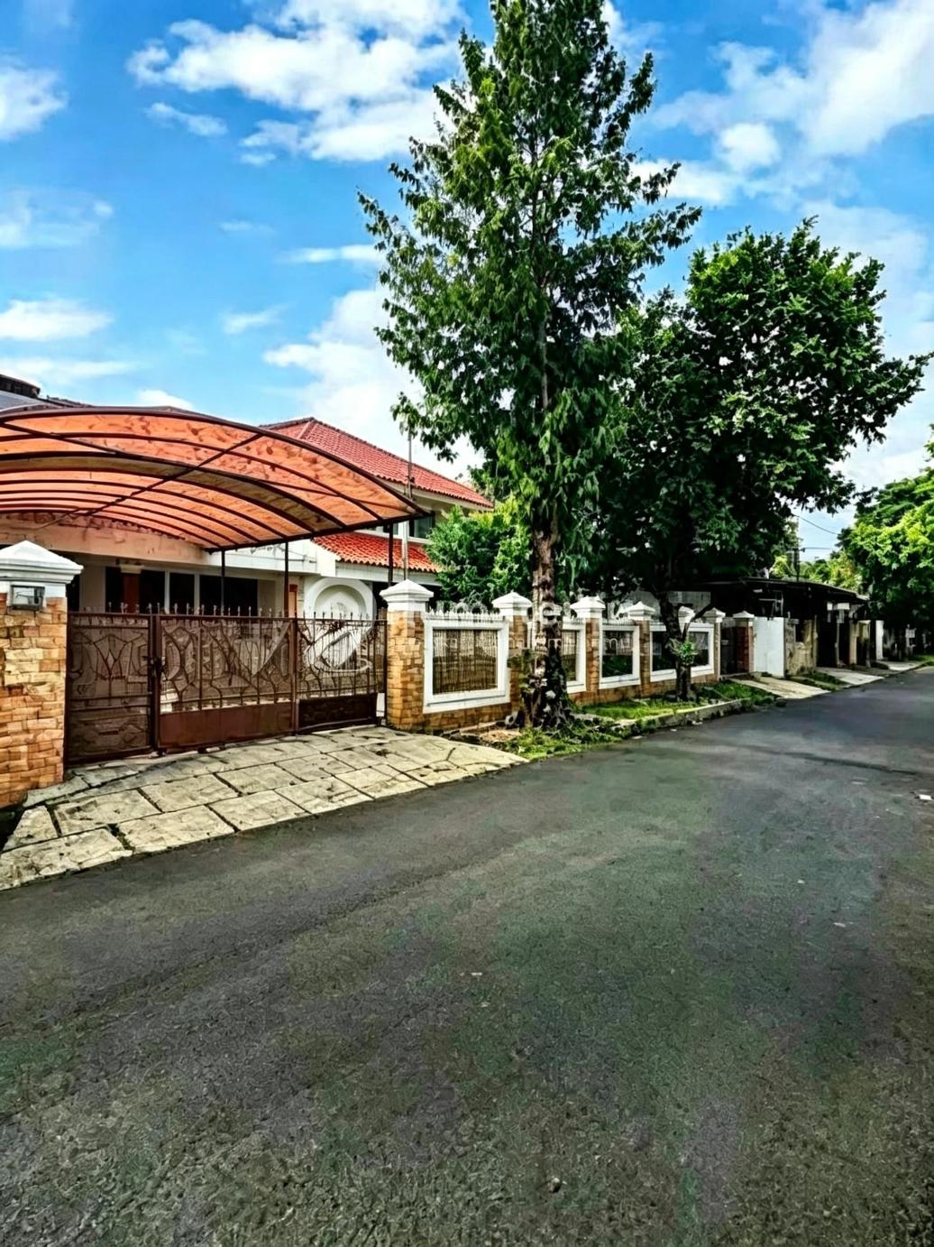 Rumah Lokasi Strategis di Jaksel