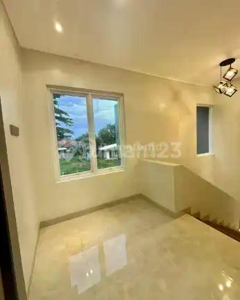 Jual Cepat Rumah Cantik 2 lantai Semi Furnished Accola Park Serpong