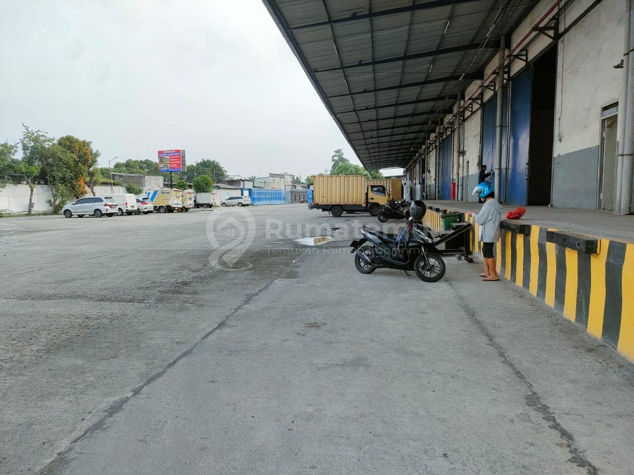 Gudang Luas Hanya Untuk Gudang Saja Tidak Bisa Prouksi Ada Ruang Kantor dan Loading Lock di Angke Jakarta Barat