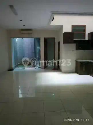 Dekat Scbd, Disewakan Rumah Utk Hunian/Kantor di Dempo Keb Baru Jakarta Selatan
