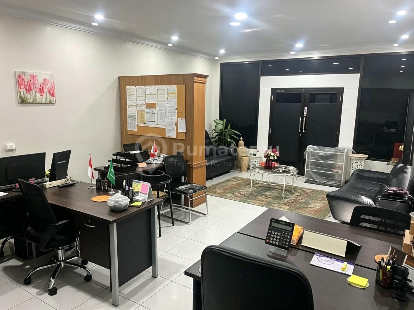 Dijual Rumah dan Paviliun semi furnished Di Pondok Bambu, Duren Sawit, Jakarta