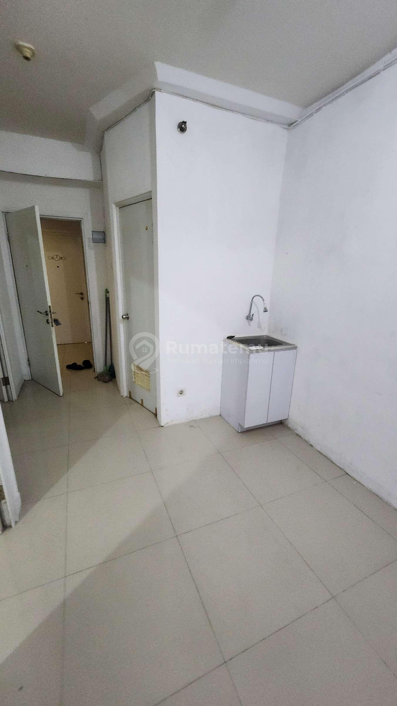Apartemen green pramuka 2br UNFURNISED 