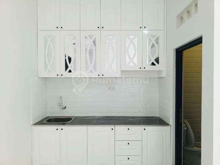 Dijual Rumah Modern Classic House Dalam Cluster Exclusive Di Cilandak SELANGKAH KE PINTU TOLL ANDARA, Ada Fasilitas Kolam Renang  Unit Ready  & Indent