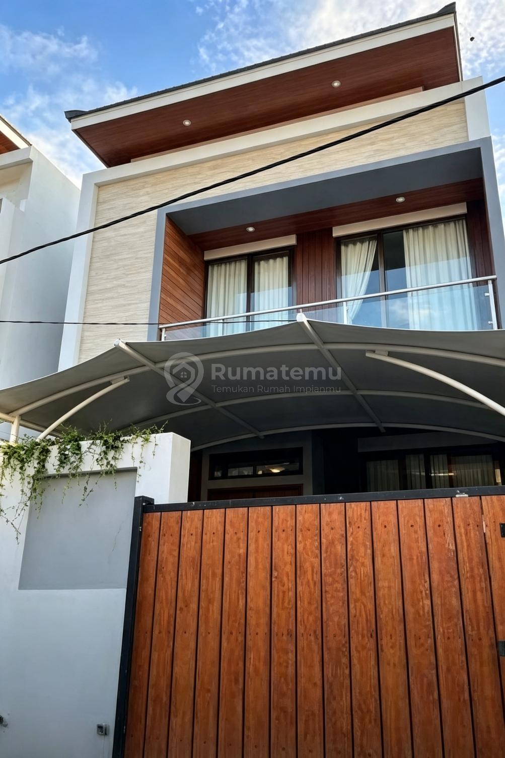 Jual rumah BARU 3 lantai dekat dengan taman kav dki Meruya, Kembangan, Jakarta Barat