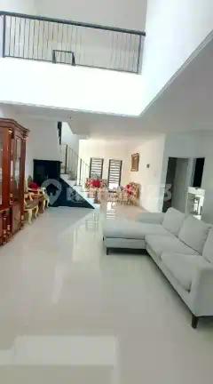 Rumah Classic Design Menarik Furnish Menarik Strategis