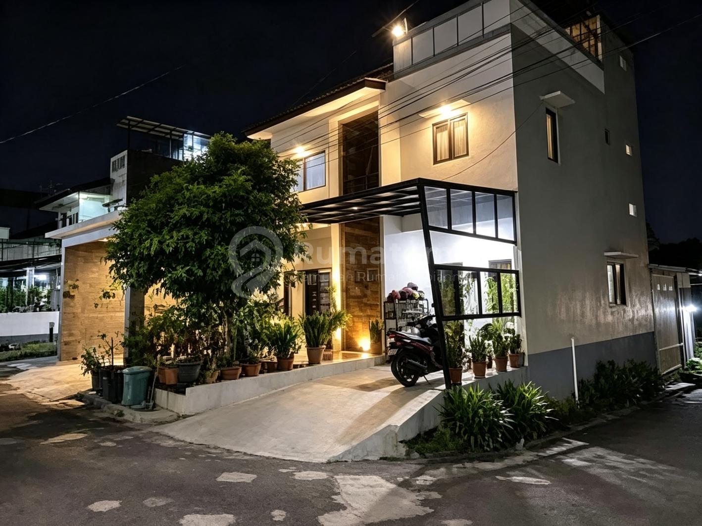 Rumah Minimalis Cihanjuang Dekat Sariwangi Bandung