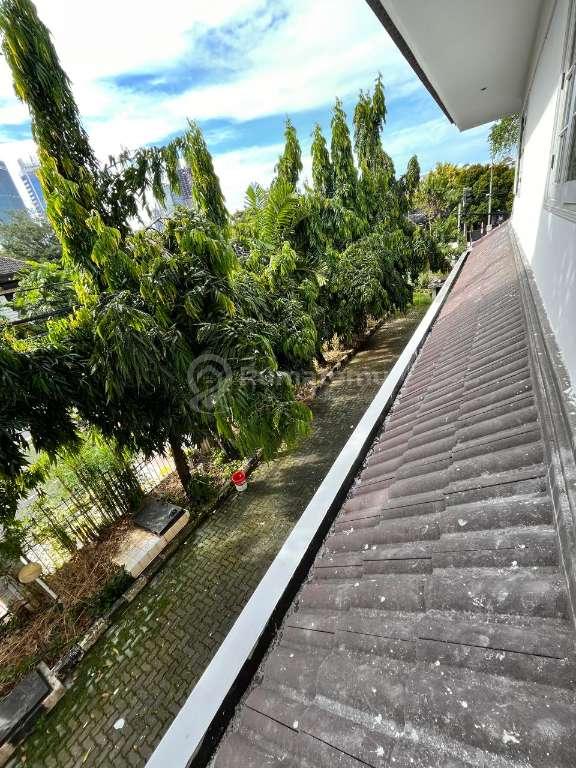 Disewakan rumah 2 lantai di Jl. Imam Bonjol, Menteng, Jakarta Pusat
