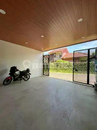 Rumah Baru 3 Lantai + Rooftop di Cilandak - Design Modern, Siap Huni, Harga Menarik!