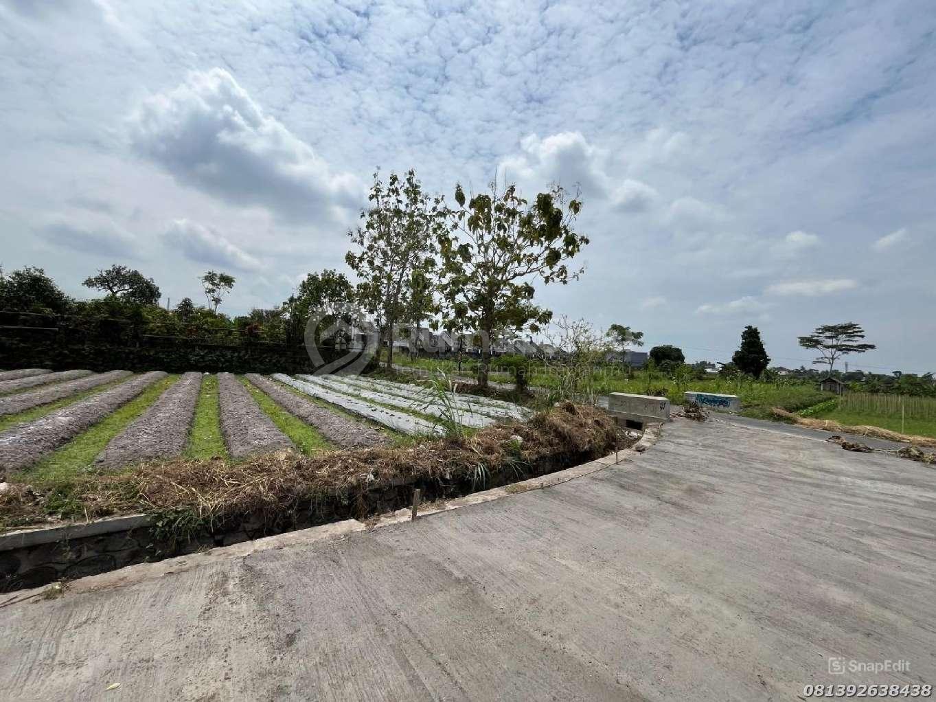 Tanah Timur Jl. Kaliurang Km 12 Dekat UII Jogja Aspal Lebar Cocok Villa
