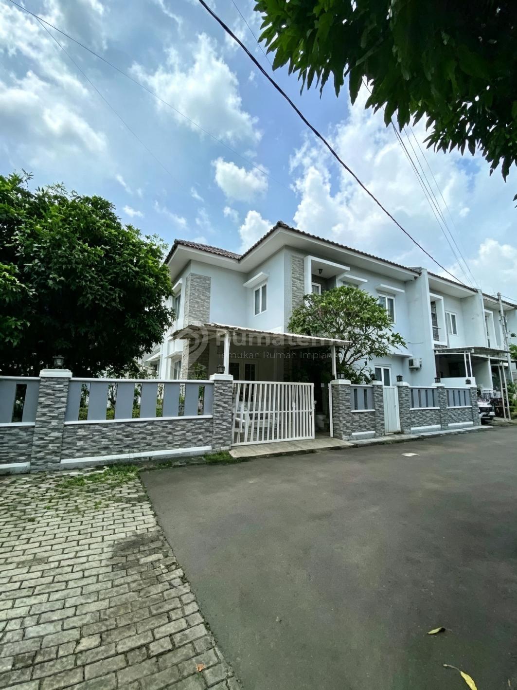 Rumah Pojok Bagus Tanah Luas Dalam Cluster Strategis di Cipayung