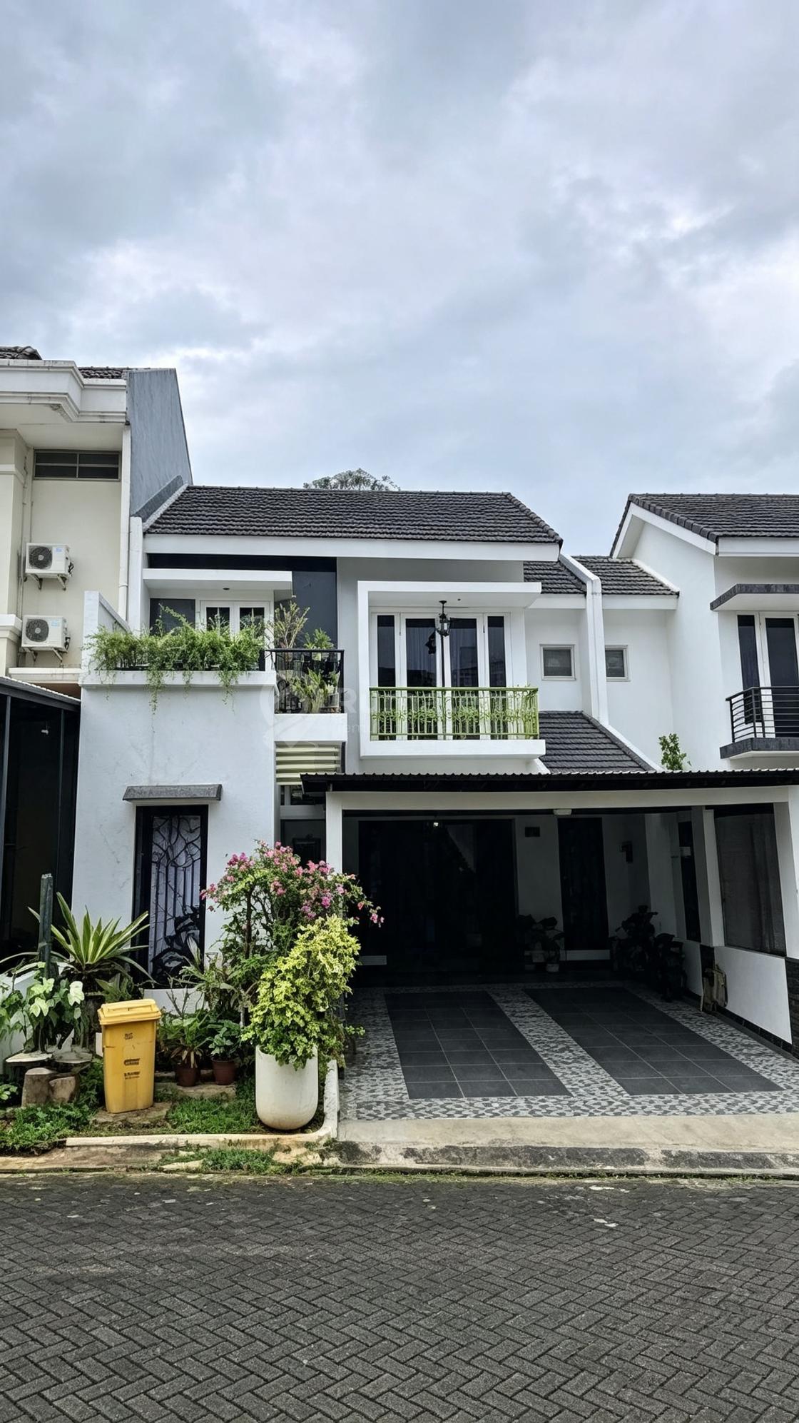 Dijual Rumah Cantik di Delatinos, BSD City