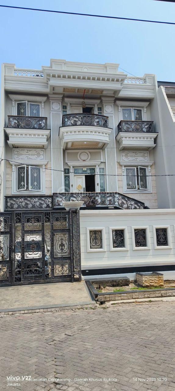 Dijual Rumah Mewah Full Furnished di Taman Palem, Cengkareng, Jakarta Barat