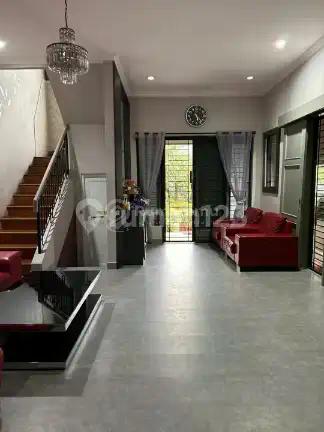 Rumah 2.5 Lantai Renovasi Strategis Siap Nego Sampe Deal