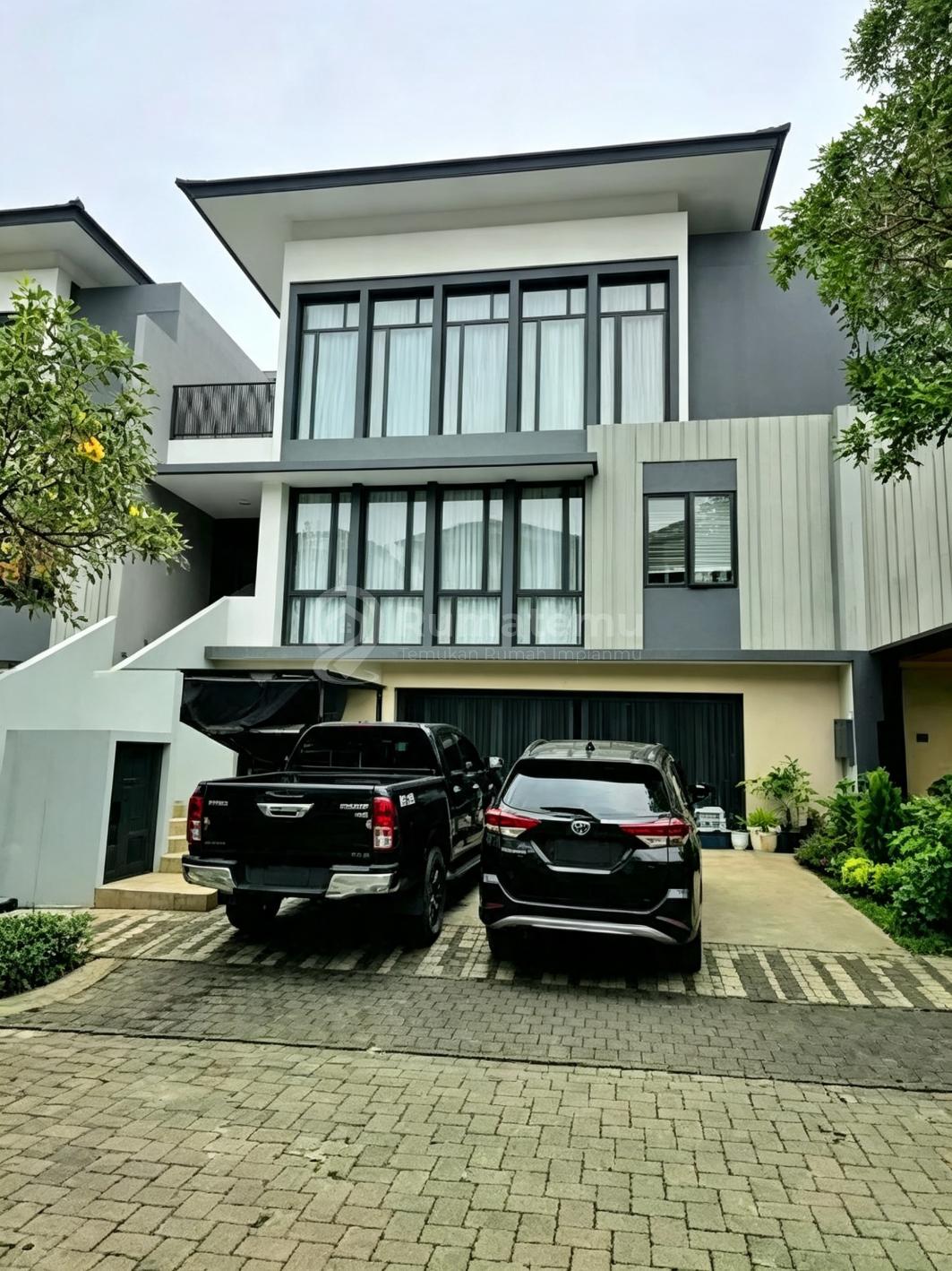 Rumah 3 Lantai Siap Huni Hadap Utara Lokasi Super Premium Navapark Bsd City
