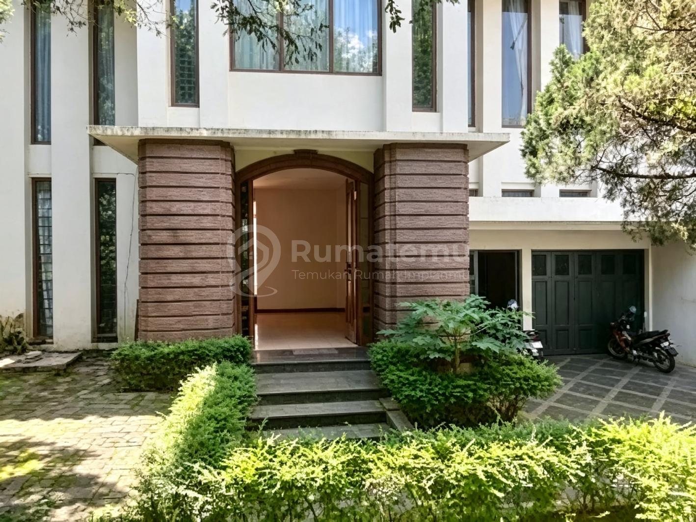 Rumah Luas Setraduta Dekat Sarijadi, Pasteur Bandung