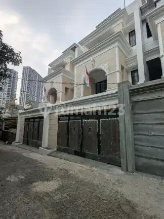 Dijual Rumah 4 Lantai Kolam Renang KPR Pejaten Jakarta Selatan