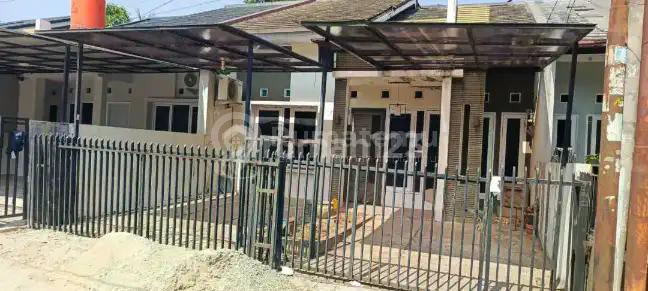 Dijual Rumah Model Minimalis, Dekat Pasar Modern di Nusaloka