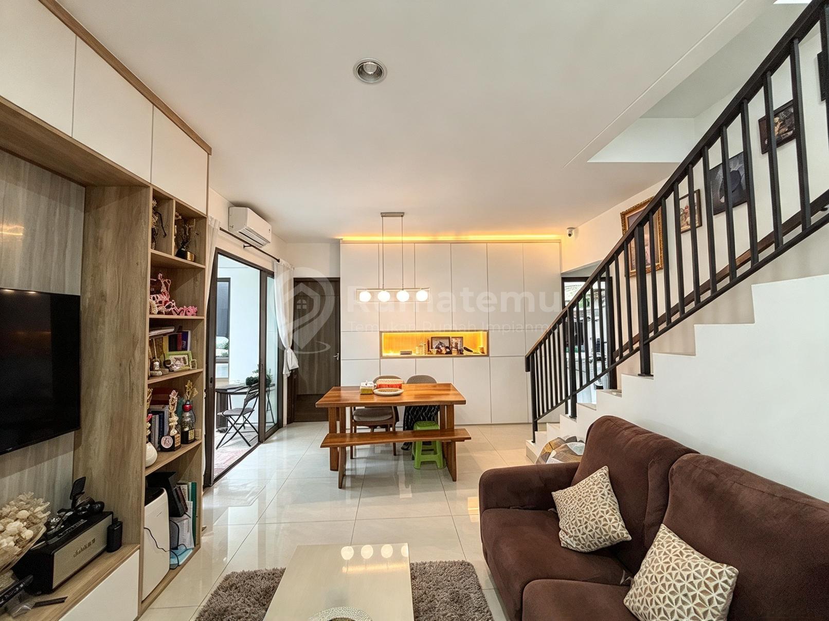 Dijual Rumah 2 Lantai 4kt Ada 2kt Pny Kmr Mandi Dalam Di Bsd Dkt Ipeka