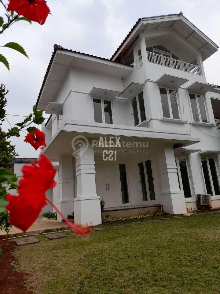 Sewa Rumah mewah terdapat swimming pool di Cipete Selatan, Cilandak, Jakarta Selatan