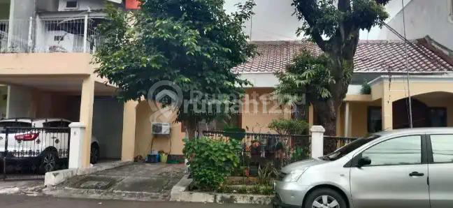 Rumah Lokasi Elit di Komplek Senayan, 550 Meter Ke Jalan Raya Patal Senayan
