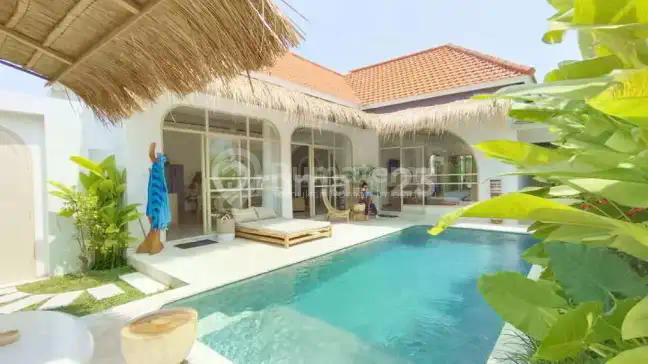 Rv-3325 Modern Tropical Leasehold Villa In Prime Berawa Location - Walk To Beach & Top Schools