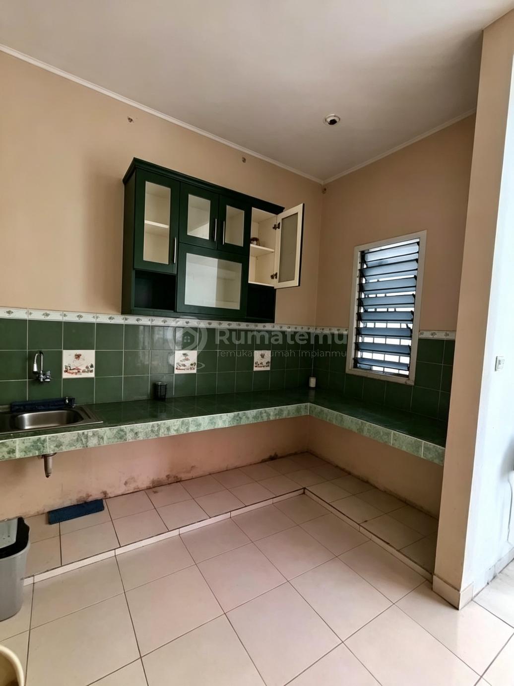 Rumah Dekat dengan Exit Tol Gading Serpong