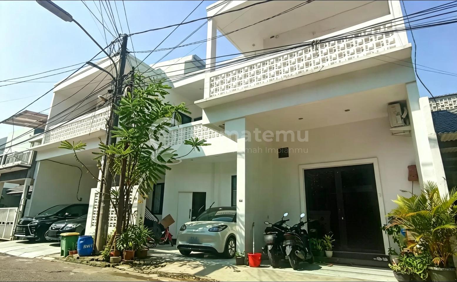 Jual JALAN KALIMANTAN, NUSALOKA, RAWA MEKAR JAYA, KECAMATAN SERPONG, BUMI SERPONG DAMAI, TANGERANG SELATAN, BANTEN