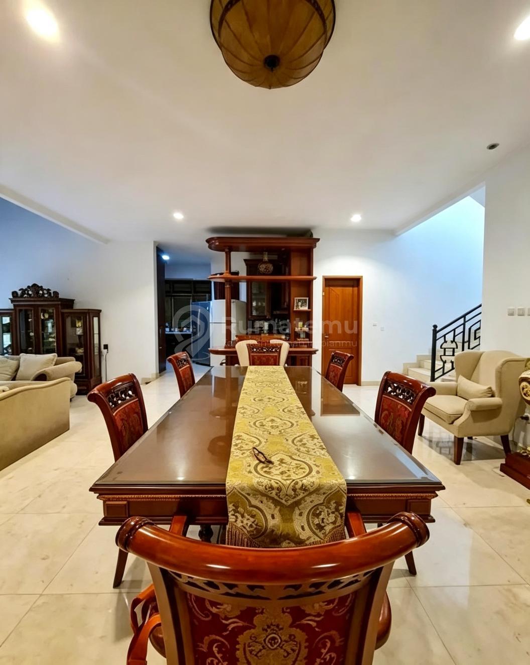 Rumah 2 Lantai Pondok Indah Siap Huni Dengan Jalan Lebar dan Prime Area