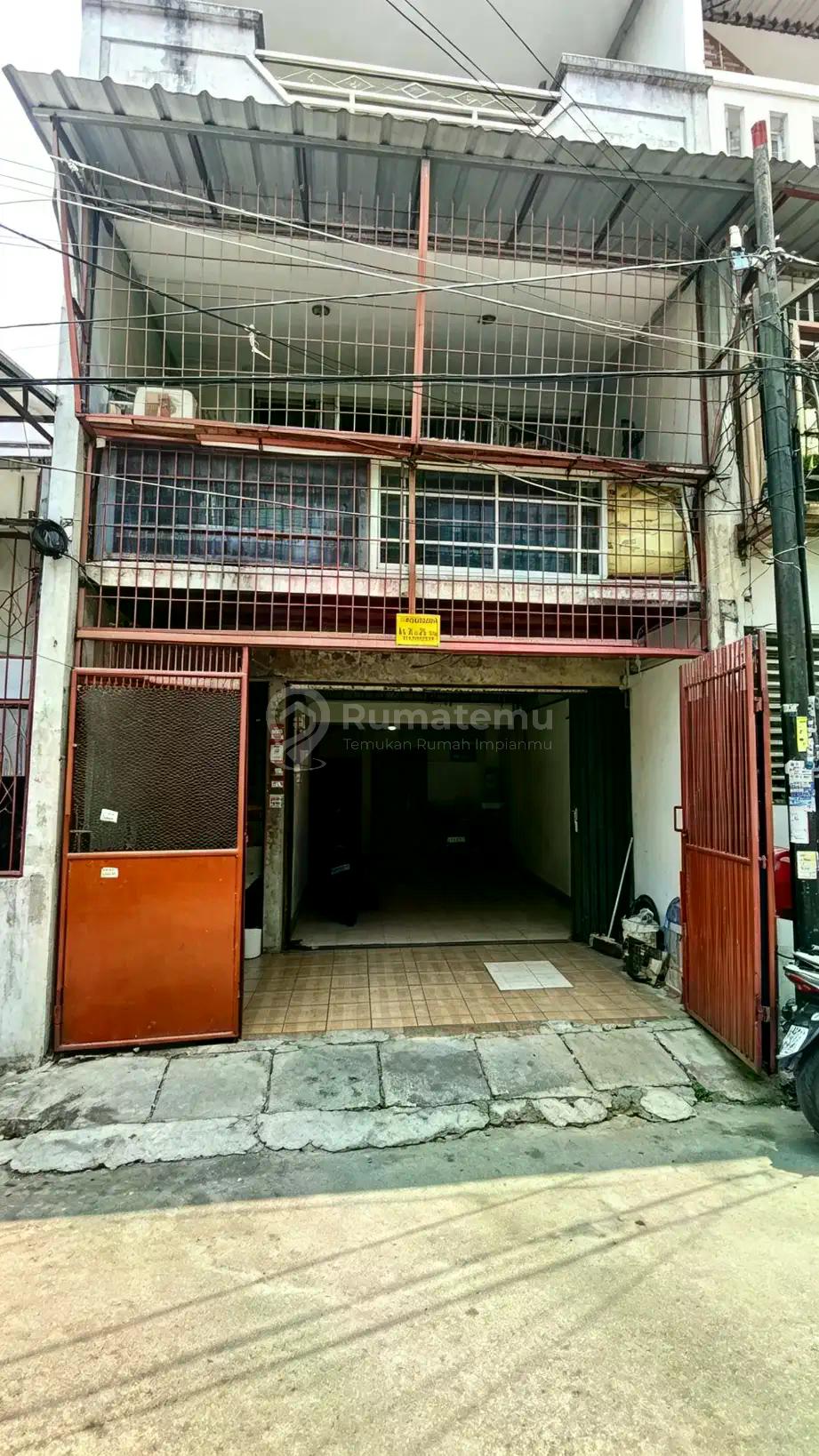 Dijual Rumah Pademangan Strategis Nego Sampai Deal!! Luas 200M2 Bangunan 4 Lantai Hanya 2,5 Miliar!!4+2 KT!! Jakut