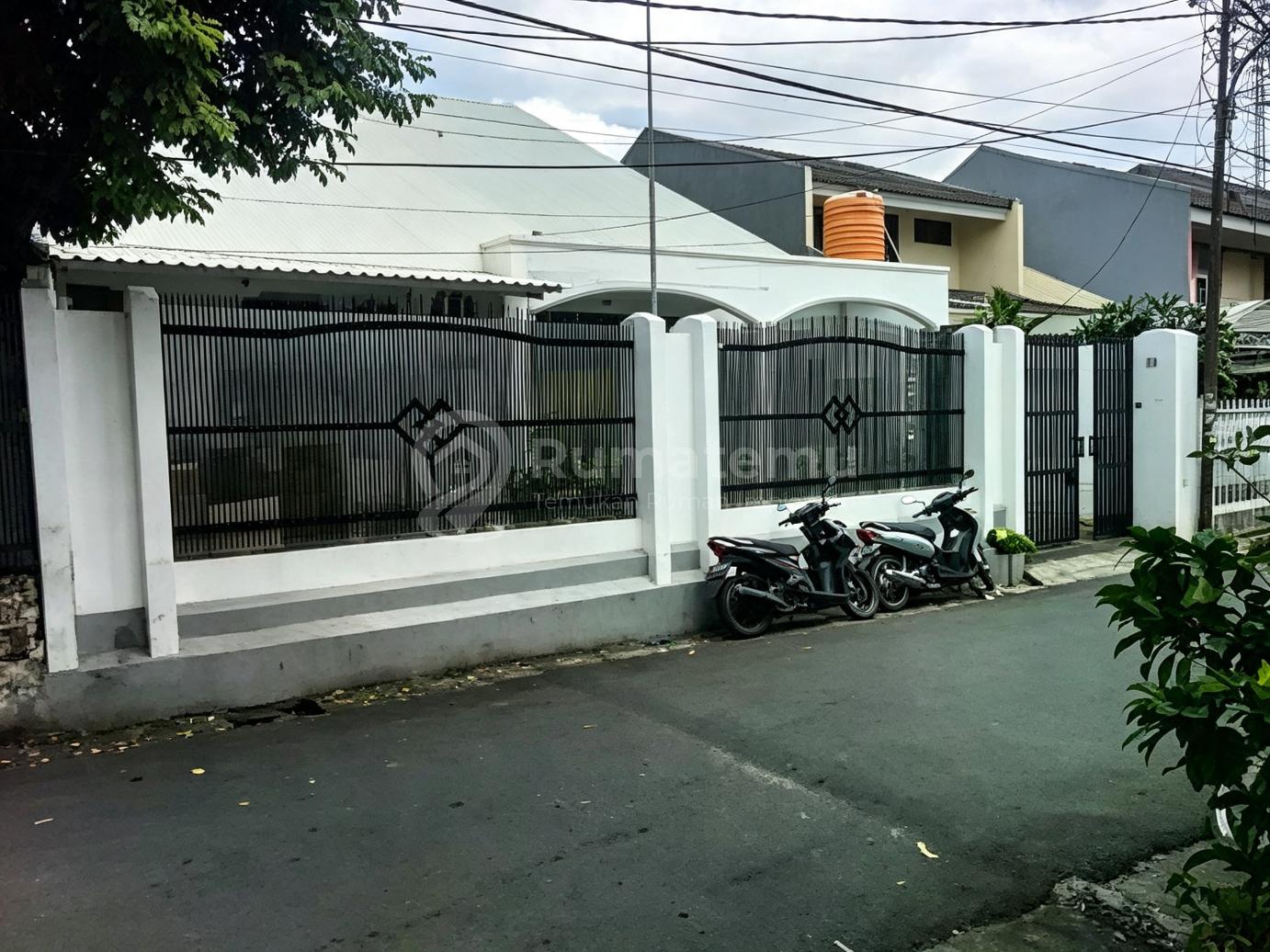 Rumah Hitung Tanah, 15 Juta/Meter Nego, 50 Meter ke Jalan Srengseng Raya