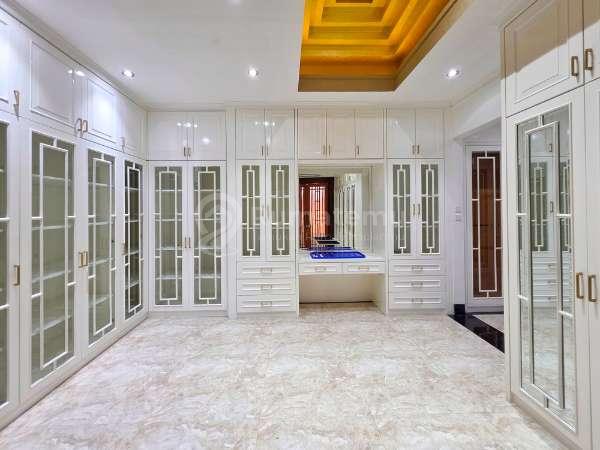 DIJUAL CEPAT  Rumah mewah megah kerèn cantik  berdesign modern, idaman keluarga.