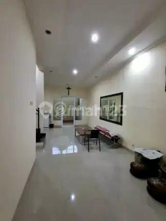 Rumah 2 Lantai Design Menarik Strategis Siap Nego